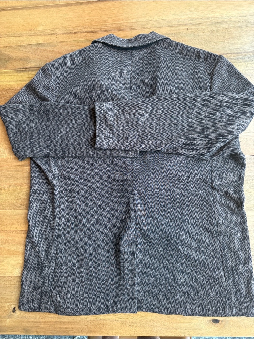 Men’s Brown Herringbone Faherty Inlet Knit Blazer - Picture 3 of 3